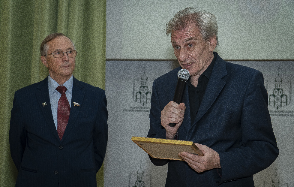 В Москве наградили победителей литературного форума "Золотой Витязь"