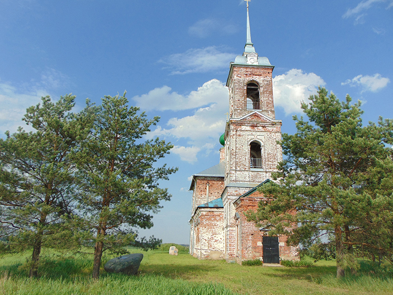 Совершена литургия в руинированном храме, где служил дед Марины Цветаевой