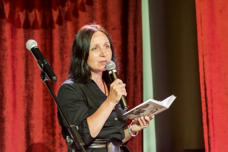 У стен макарьевского храма