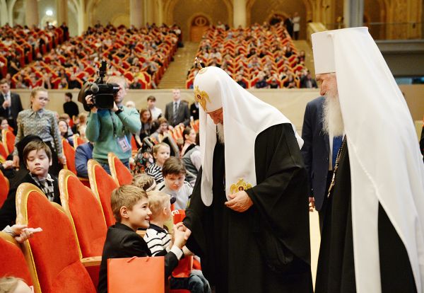 Патриарх Кирилл посетил детский праздник «День православной книги» в храме Христа Спасителя