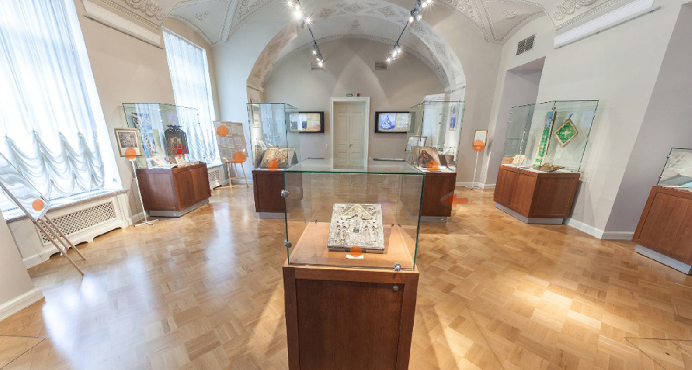 Президентская библиотека создала виртуальный тур по выставке к 1030-летию Крещения Руси