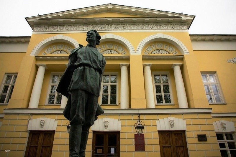 Жители России смогут бесплатно получить второе образование в области искусств