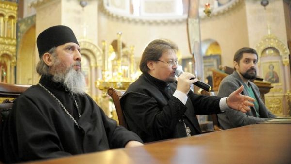 В Новодевичьем монастыре поговорили о смысле молитвы