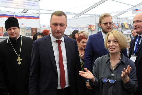 В Саратове открылся VIII книжный фестиваль «Волжская волна 2022»