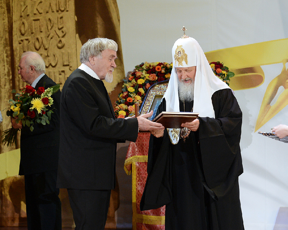Патриарх Кирилл выразил соболезнования в связи с кончиной Курбатова