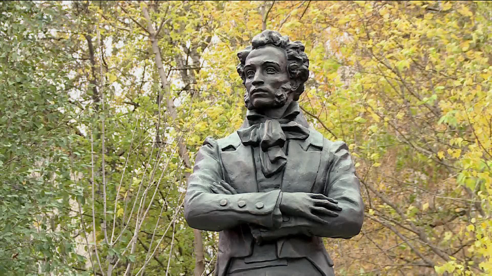 Ко дню лицеиста в Казани открыли памятник Пушкину