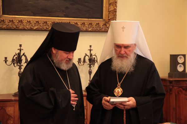 Издательский совет передал книги в библиотеку Барышской епархии