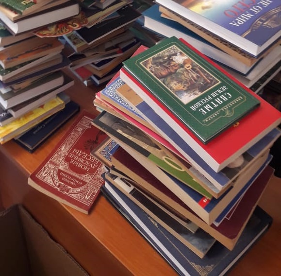 В Хабаровске в ходе епархиальной акции собрали более 1500 книг