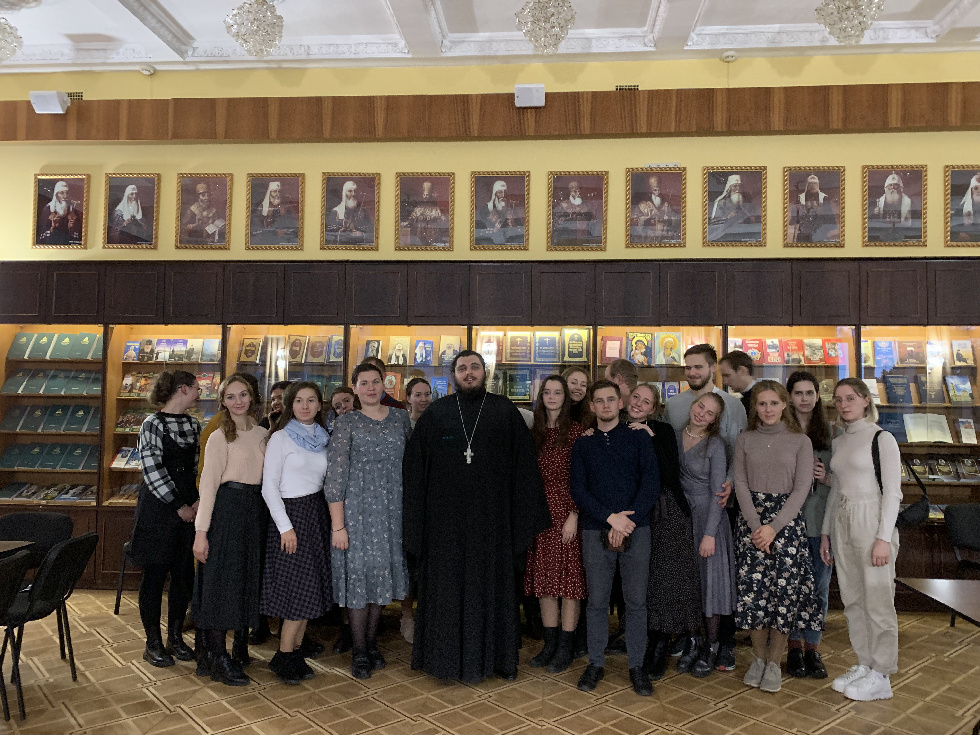 Православная молодежь из Минска посетила Издательский совет