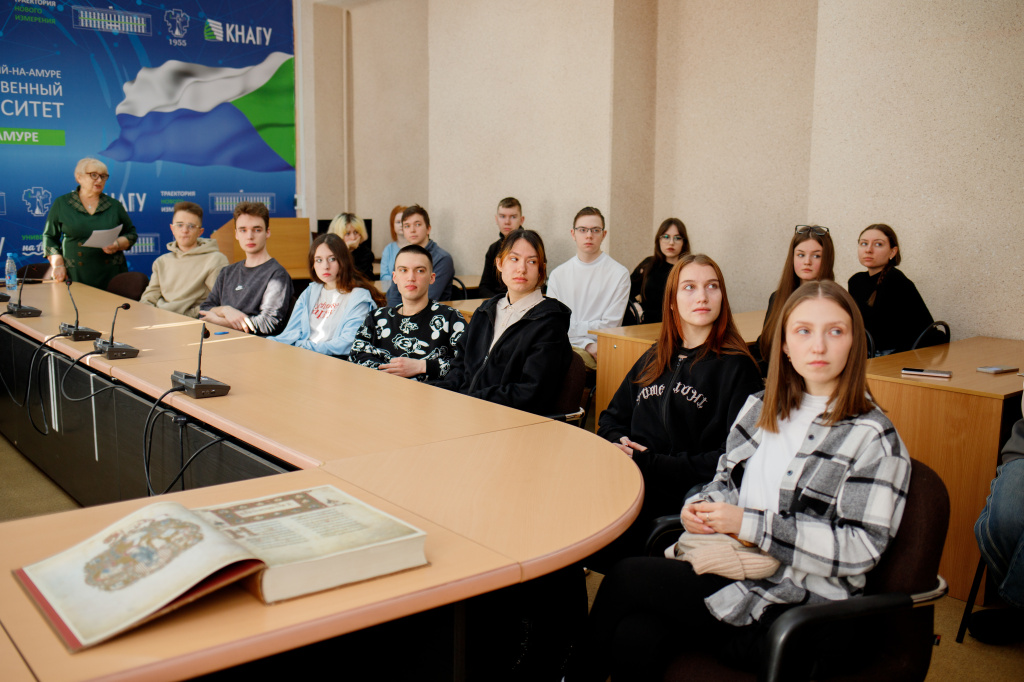 В Амурской епархии открылась выставка "Радость Слова"