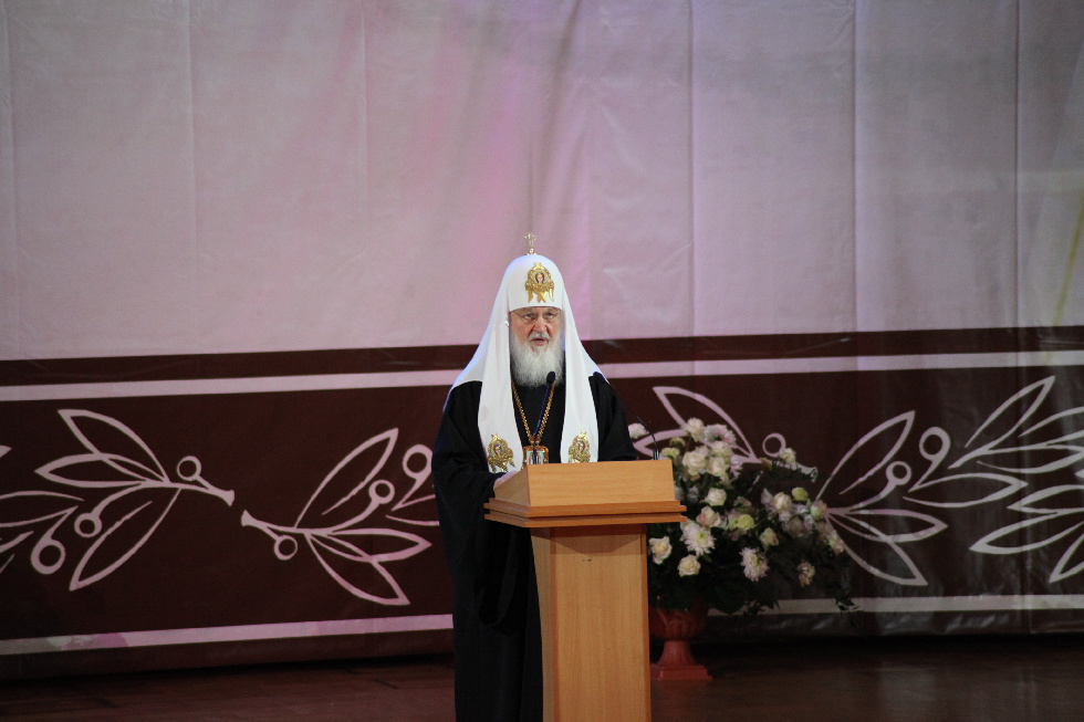 Патриарх Кирилл пожелал россиянам читать Евангелие и дарить его друзьям