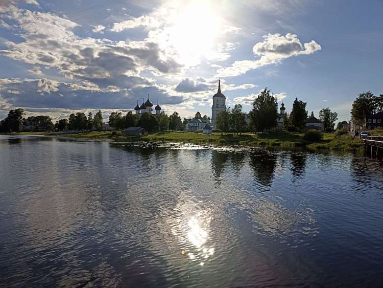 С легкой примесью печали