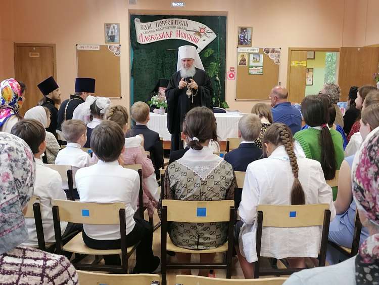 Митрополит Климент (Капалин) посетил православную школу в Кинешме