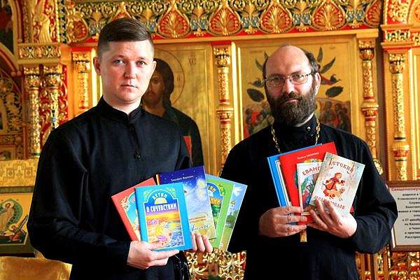Издательский совет передал книги для детей города Калязина