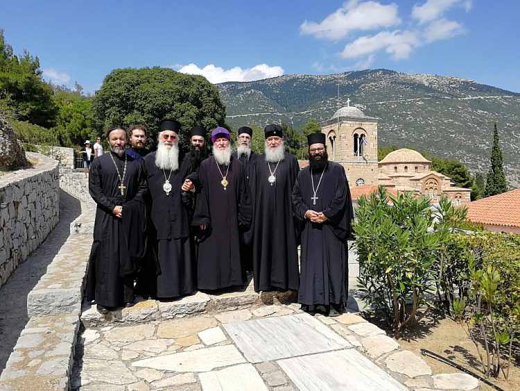 Глава Издательского совета посетил святыни Греции