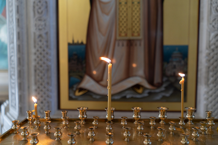 Православный календарь «Благодать Божия. Тропари и кондаки на каждый день» на 2022 год