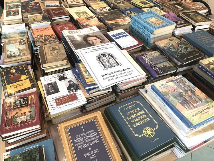 Книги для сельских приходов собирают в Рославльской епархии