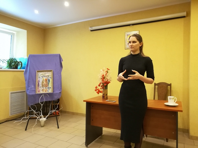 В соборе Волгоградской епархии выступила современная поэтесса