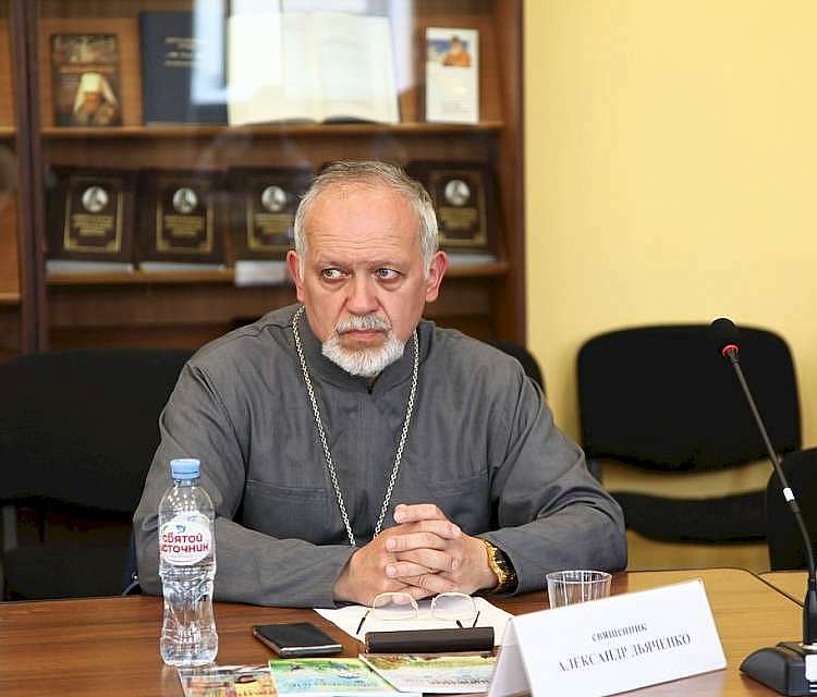 «Читателю интересен не автор, а то, как этот автор способен вступить с ним диалог»