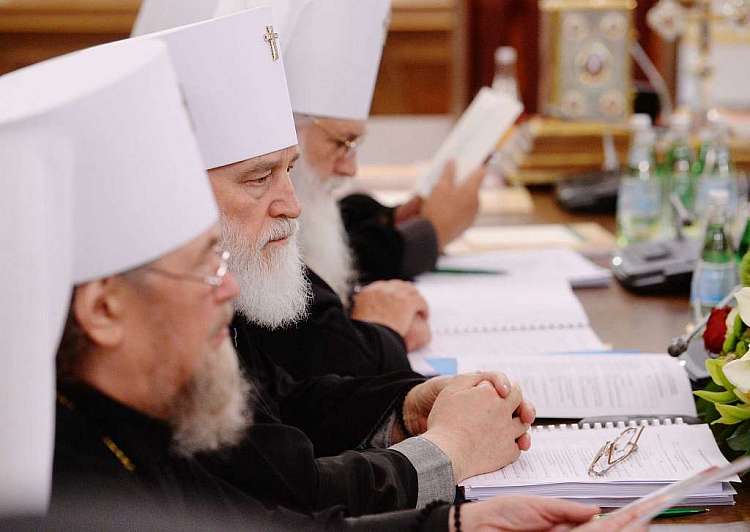 Священный Синод обсудил документ Межсоборного присутствия «Акафист в молитвенной жизни Церкви»