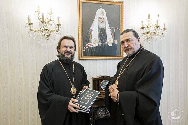 Епископ Североморский Митрофан презентовал книгу о средневековой истории Кольского Севера