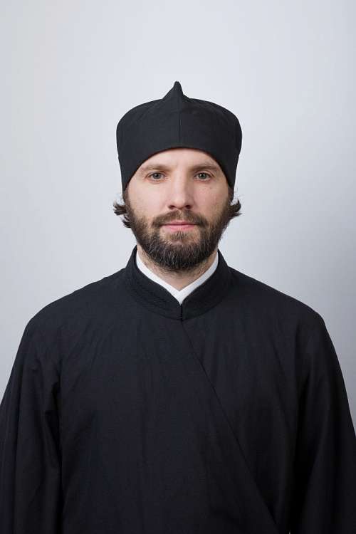священник Михаил Енуков