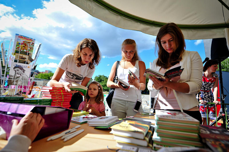 Летние читальни откроются в парках Москвы