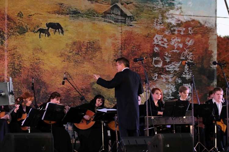 В Вологодской области проходит фестиваль поэзии и музыки "Рубцовская осень"
