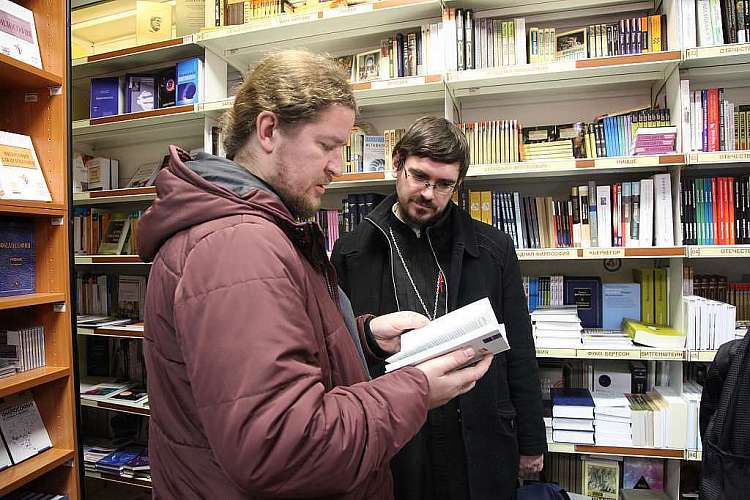 В монастыре на острове Русский раздадут книги