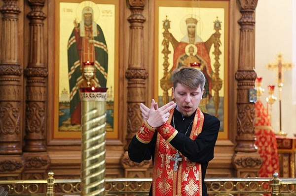 В Хабаровске завершился первый углубленный церковный курс жестового языка