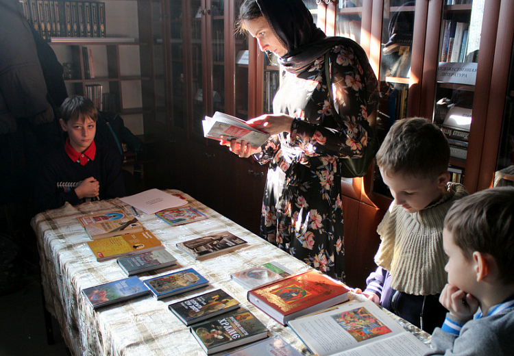 Книжная выставка для неофитов прошла в хабаровском храме