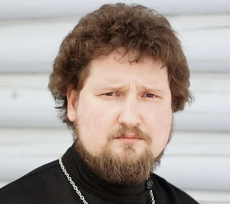 священник Максим Вараев