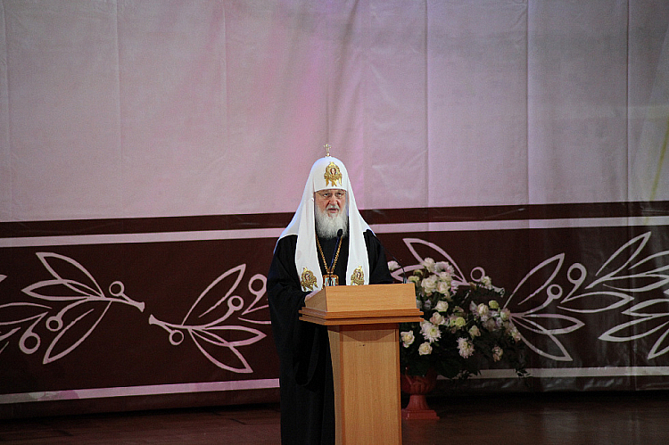 Патриарх Кирилл предложил полнее представить в учебниках историю Церкви